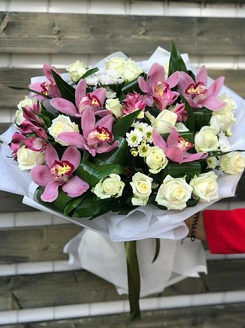 Букет цветов из: Розы и Хризантемы в Райчихинске