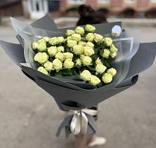 Букет Белые кустовые розы Солинеро в Райчихинске