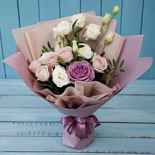 Букет цветов из:  Розы и Лизиантусы в Райчихинске