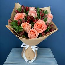 Букет цветов из:  Розы и Альстромерии в Райчихинске