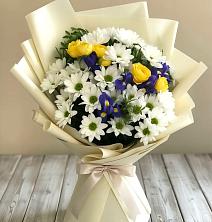 Букет цветов из:  Ирисы, Хризантемы и Розы в Райчихинске
