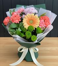 Букет цветов из:  Гвоздики, Розы, Герберы и Хризантемы в Райчихинске