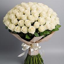 Букет 101 беля роза Белоснежка в Райчихинске