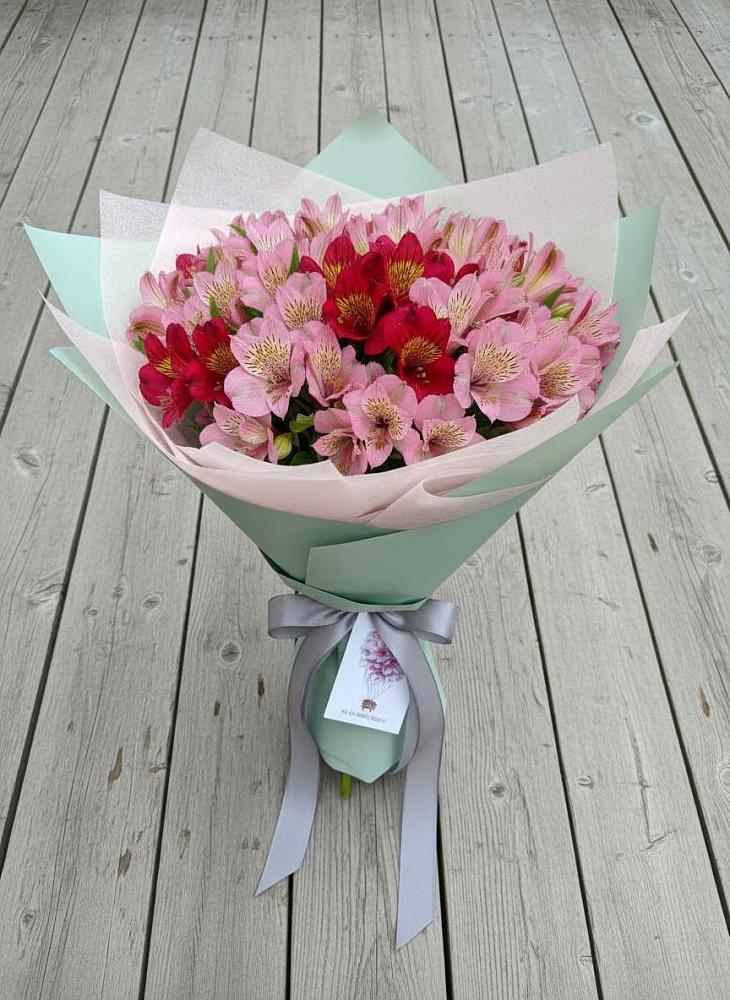 Букет цветов из: Альстромерии в Райчихинске