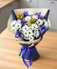 Букет цветов из:  Розы, Ирисы и Хризантемы в Райчихинске