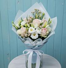 Букет цветов из:  Розы и Лизиантусы в Райчихинске