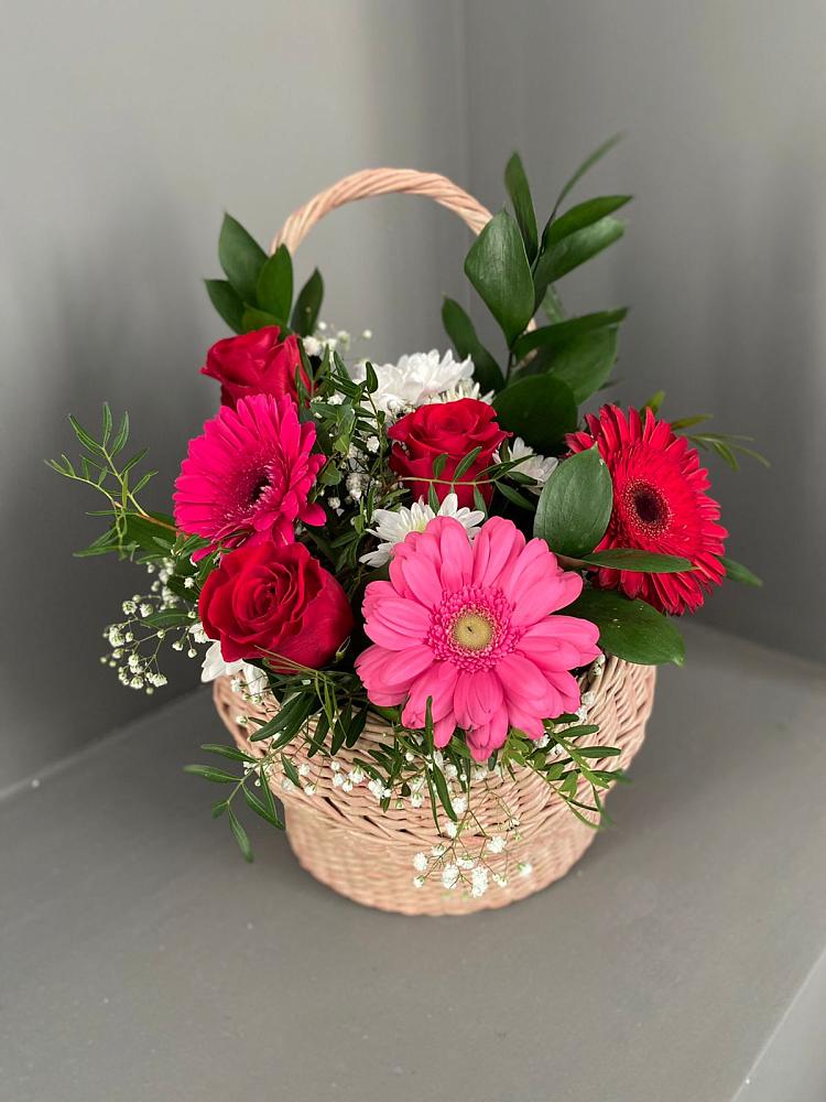 Цветочная композиция из Розы, Хризантемы и Герберы в корзине в Райчихинске