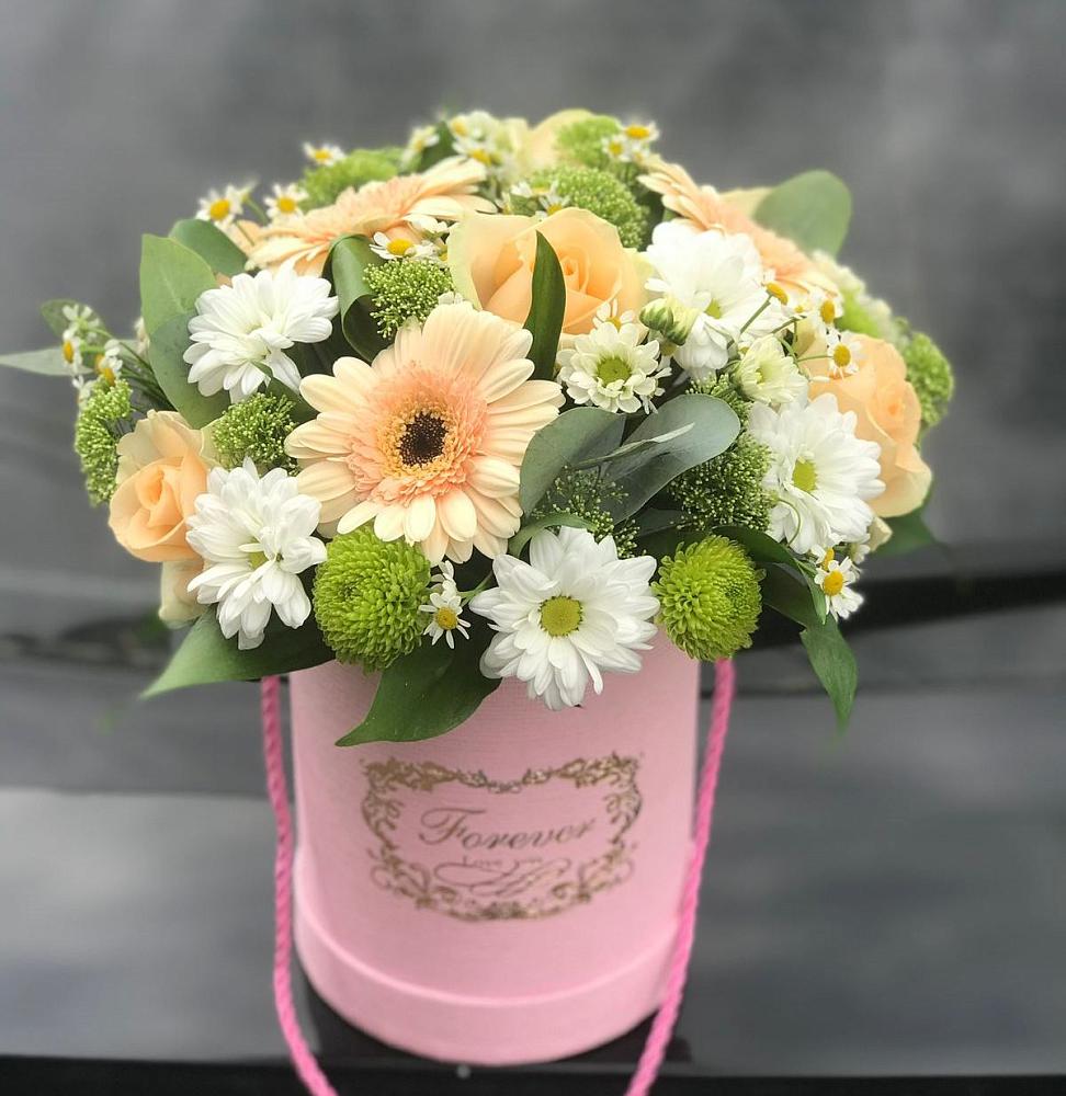 Цветочная композиция из Розы, Герберы и Хризантемы в шляпной коробке в Райчихинске