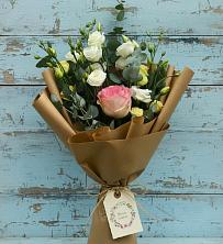 Букет цветов из:  Розы и Лизиантусы в Райчихинске