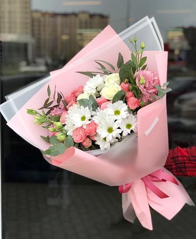 Букет цветов из: Розы, Лизиантусы и Хризантемы в Райчихинске